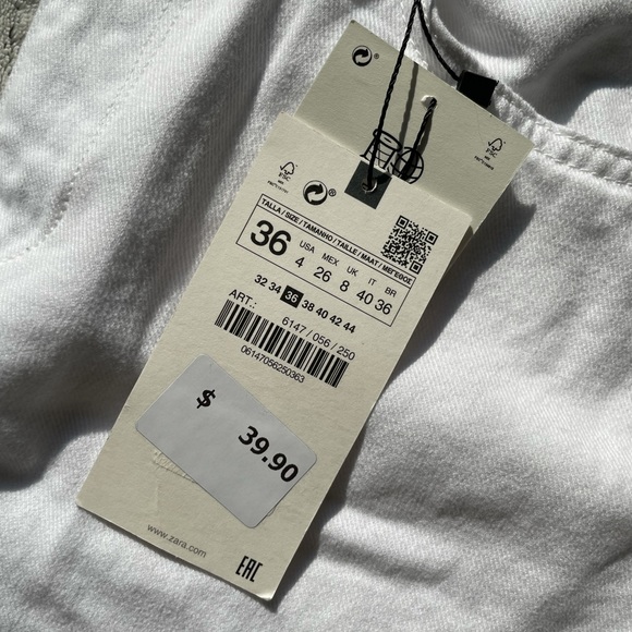 🥳Host Pick🥳 NWT Zara Relaxed Fit Ripped Jeans - 36 - Picture 10 of 10